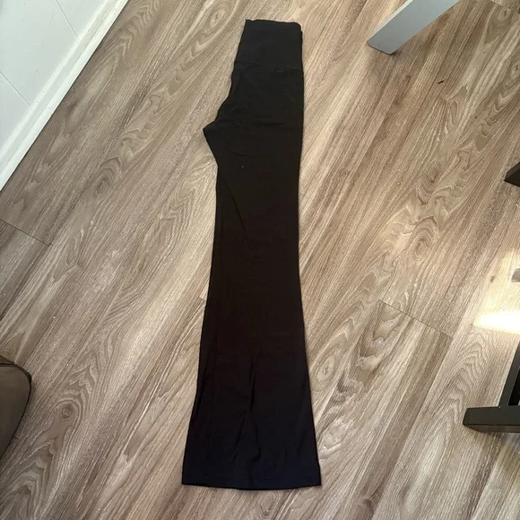 Lululemon Groove high rise flared pant/ leggings - Picture 8 of 11